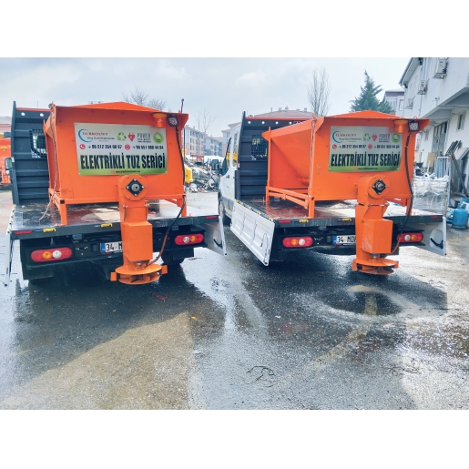 KAMYONET ÜZERİ TUZ SERPME MAKİNESİ 1.2 M3 / ELEKTRİKLİ / UZAKTAN KUMANDALI / 
