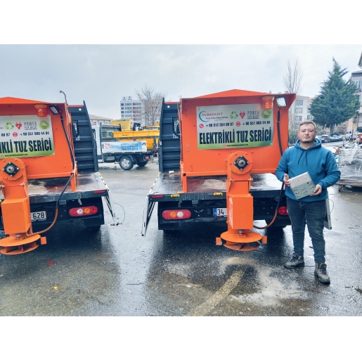 KAMYONET ÜZERİ TUZ SERPME MAKİNESİ 1.2 M3 / ELEKTRİKLİ / UZAKTAN KUMANDALI / 